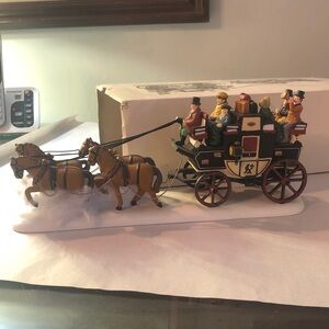 Department 56 Heritage Village Holiday Coach #55611